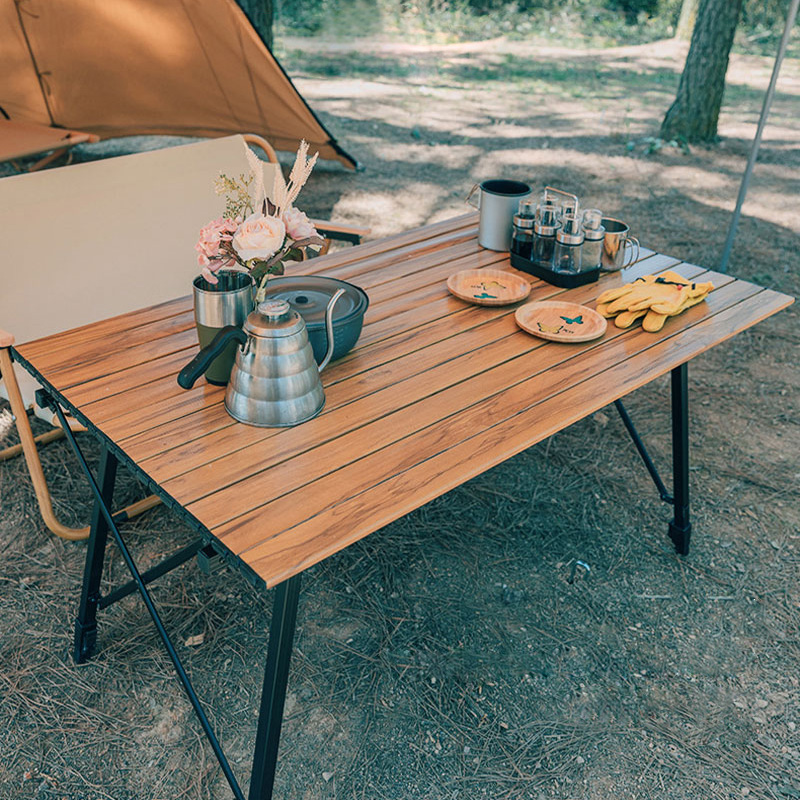 Aluminum Folding Egg Roll Camping Picnic Table